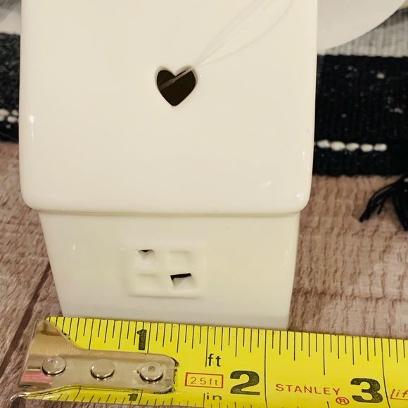 Light Up Ceramic Valentine’s House - Picture 8 of 12